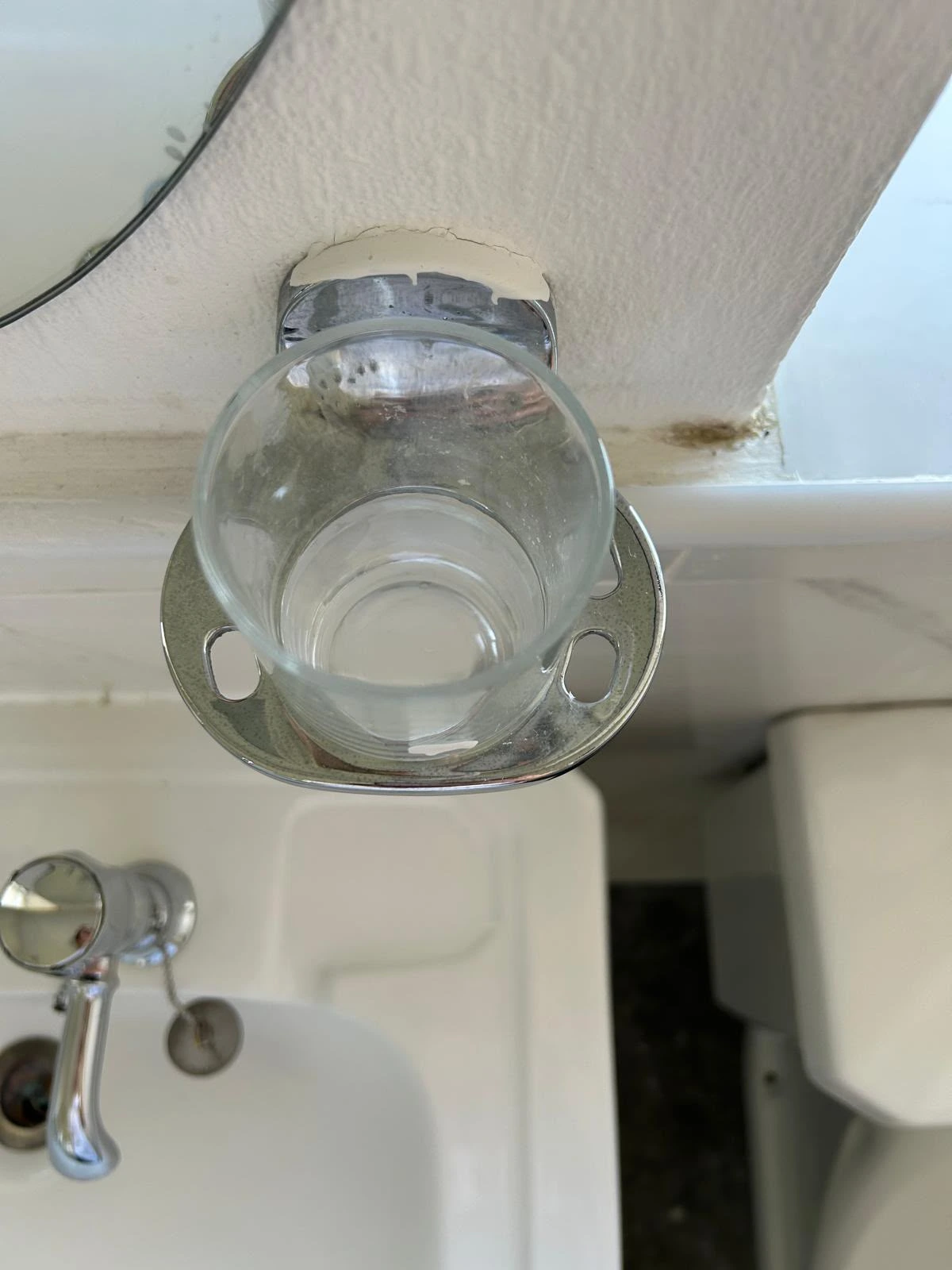 Bathroom Cup Holder after cleaning