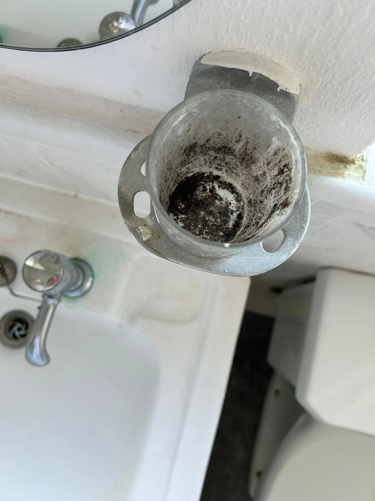 Bathroom Cup Holder before cleaning